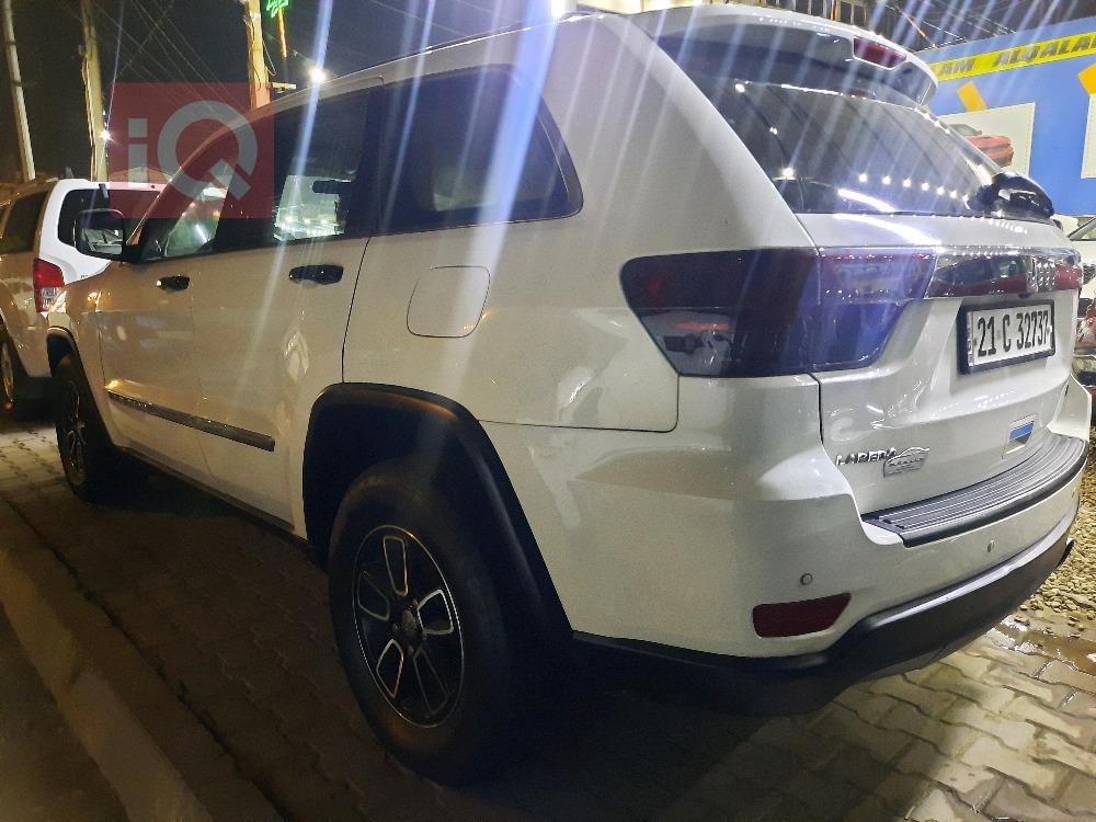 جیپ گراند شیرۆکی